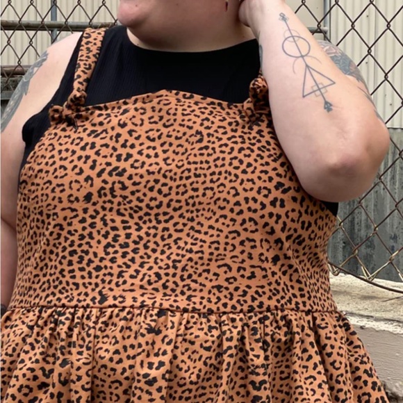 Leopard Overall Dress NWOT - Picture 4 of 4